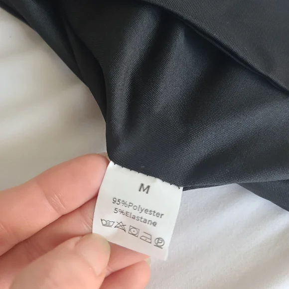 Black Crop Tank Top - Picture 4 of 5